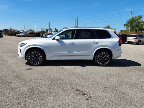 New 2025 Volvo XC90 T8 Plus w/ Protection Package image 4