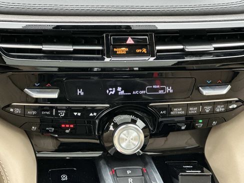 Used 2024 Acura MDX SH-AWD w/ Advance Package image 23