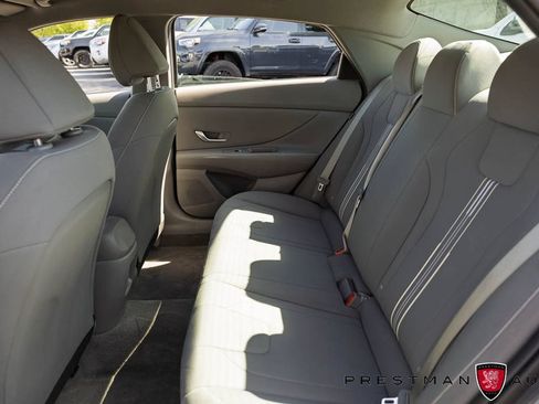 Used 2024 Hyundai Elantra SEL FWD image 32