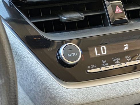 Used 2023 Toyota Corolla LE w/ LE Convenience Package FWD image 29