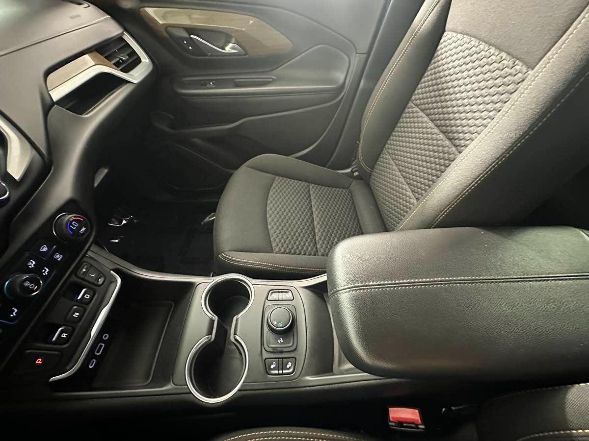 Used 2019 GMC Terrain SLE w/ Driver Convenience Package FWD image 40