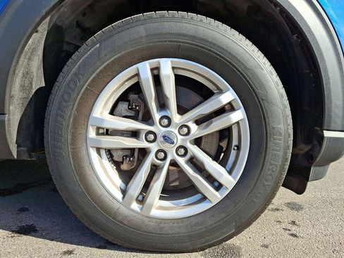 Used 2022 Ford Explorer XLT image 8