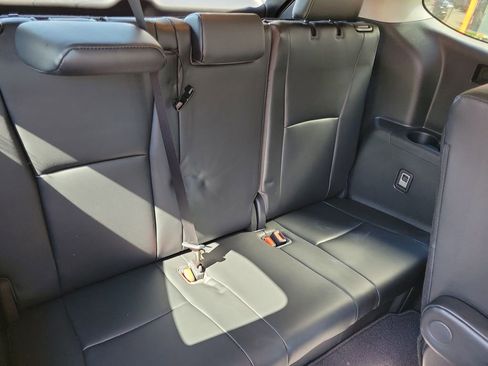 Used 2023 Toyota Highlander XLE FWD image 38