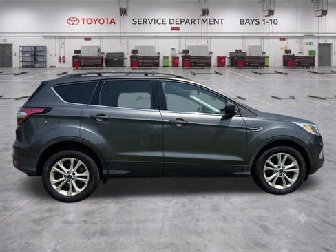 Used 2018 Ford Escape SE FWD image 6