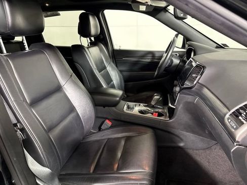 Used 2019 Jeep Grand Cherokee Limited AWD/4WD image 14