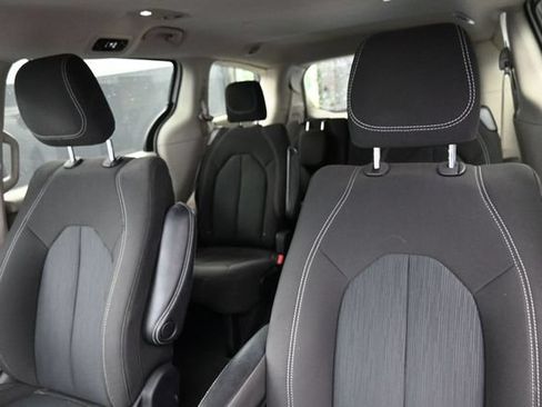 Used 2023 Chrysler Voyager LX FWD image 16