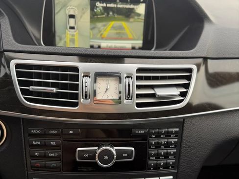 Used 2014 Mercedes-Benz E 550 4MATIC Sedan w/ Premium 1 Package image 35