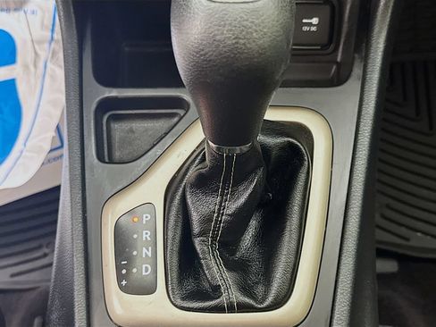 Used 2016 Jeep Cherokee Sport FWD image 21