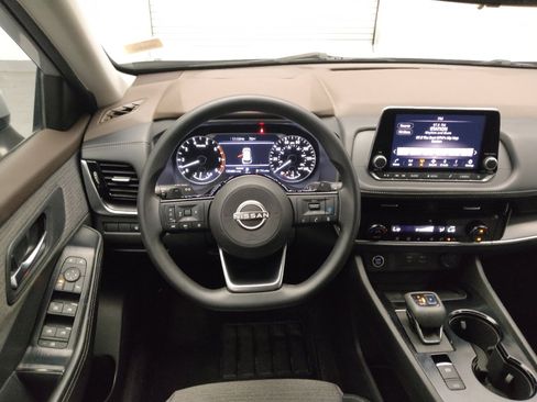 Used 2022 Nissan Rogue SV FWD image 22