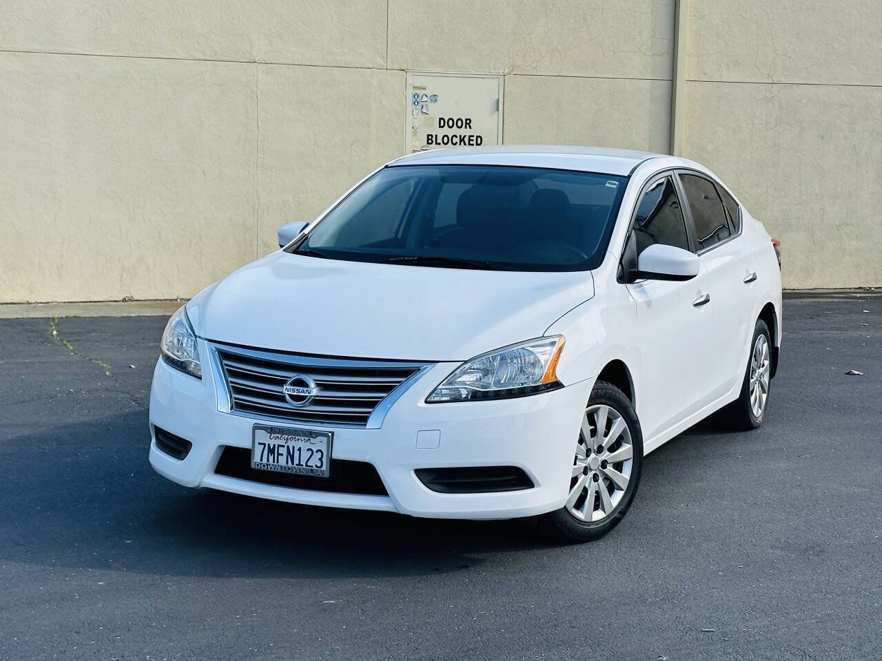 Used 2015 Nissan Sentra SV FWD image 3