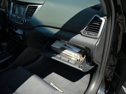 Used 2018 Hyundai Tucson SE AWD/4WD image 48