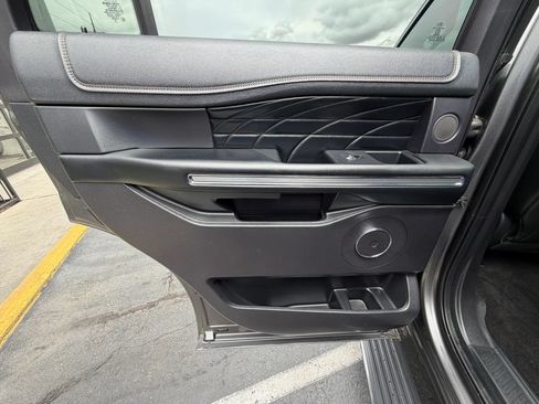 Used 2018 Ford Expedition Platinum AWD/4WD image 21