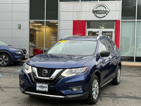 Used 2019 Nissan Rogue SV w/ Sun & Sound Touring Package image 1