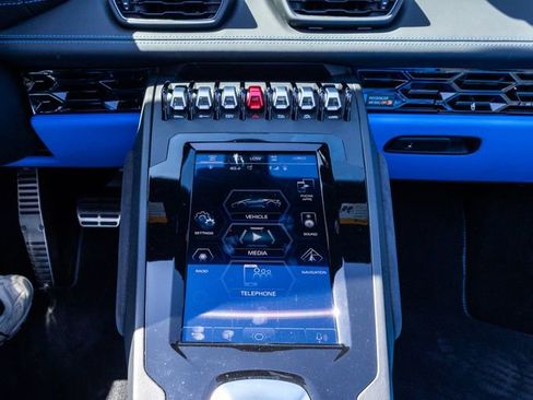 Used 2022 Lamborghini Huracan EVO image 25
