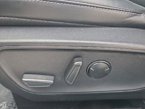 Certified 2025 Ford Escape Platinum image 19