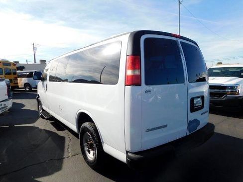 Used 2003 Chevrolet Express 3500 Extended Passenger image 4