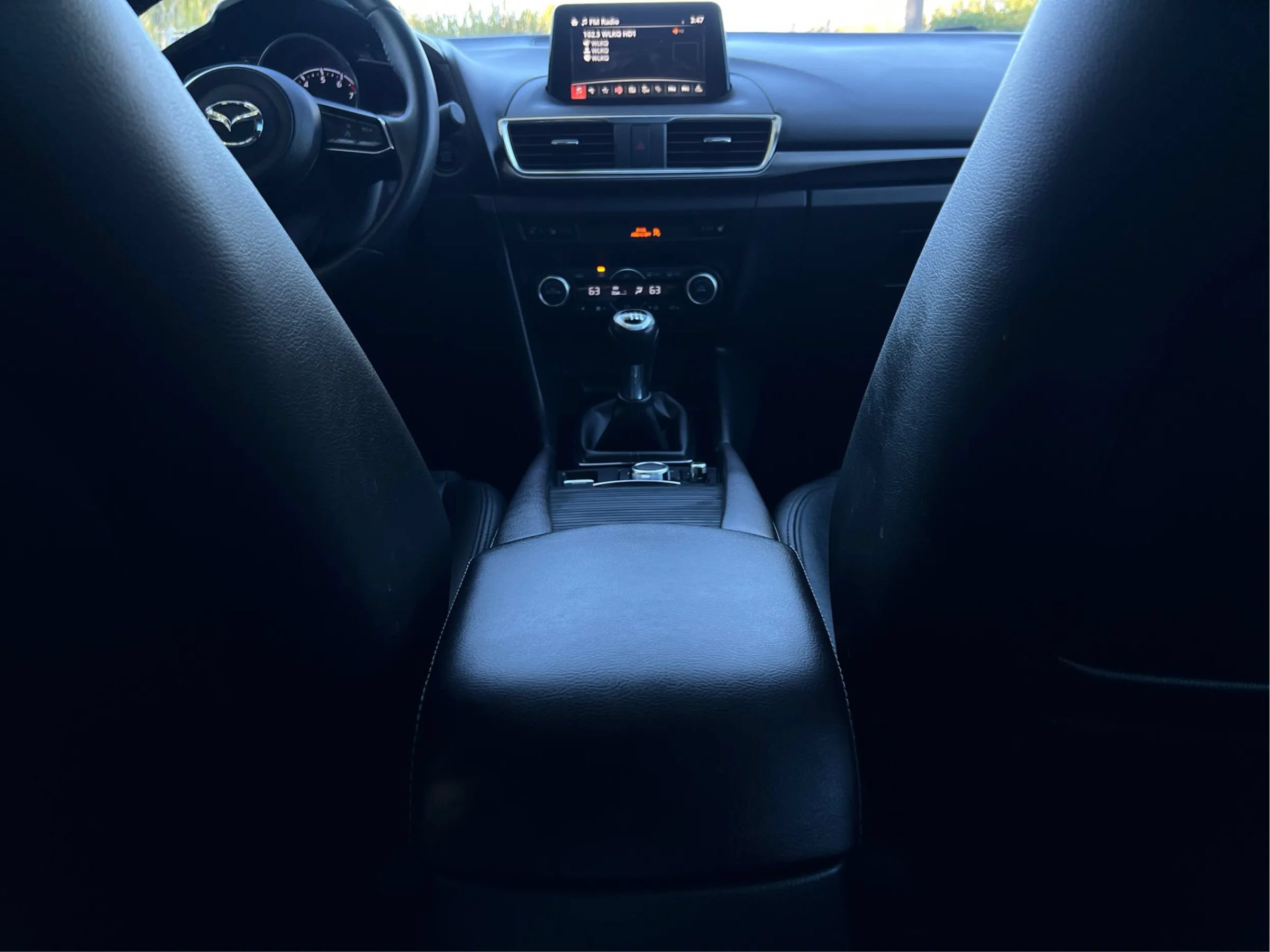 Used 2017 MAZDA MAZDA3 Grand Touring w/ Premium Equipment Package FWD image 40
