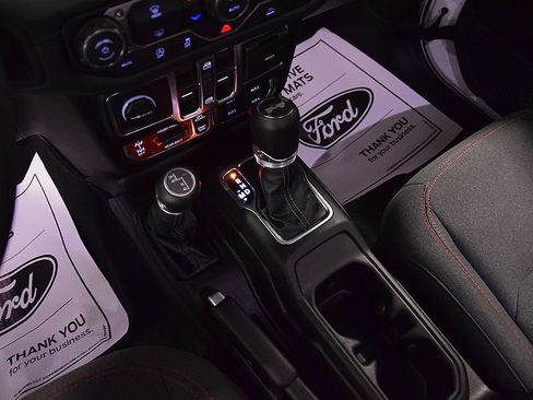 Used 2026 Jeep Wrangler Unlimited Rubicon AWD/4WD image 22