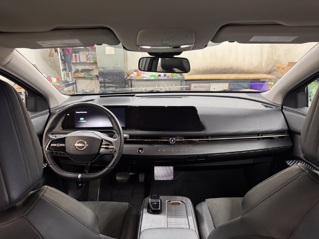 Used 2023 Nissan Ariya FWD image 26