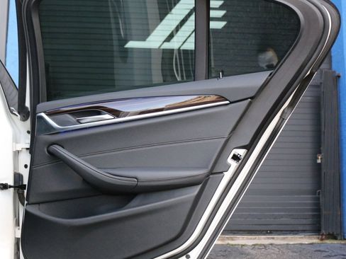 Used 2020 BMW 540i image 21