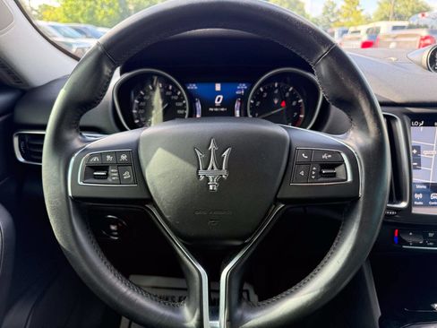 Used 2019 Maserati Levante AWD/4WD image 23