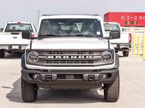New 2026 Ford Bronco Big Bend w/ Black Diamond Package AWD/4WD image 2