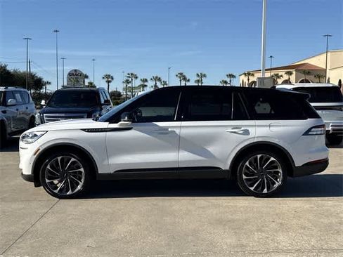 Used 2020 Lincoln Aviator Reserve w/ Equipment Group 202A image 2