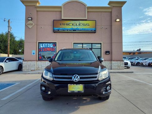Used 2016 Volkswagen Tiguan SE FWD image 2