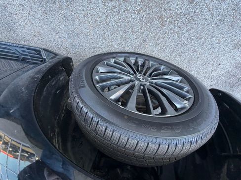 Used 2021 INFINITI QX80 Premium Select w/ All-Season Package image 8