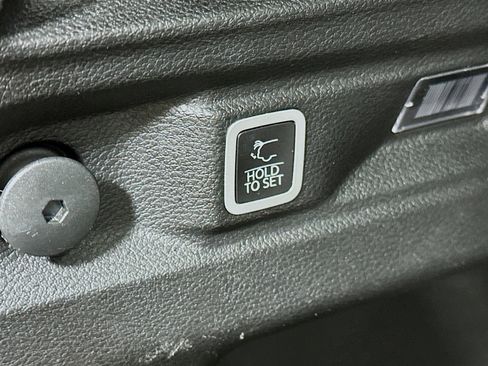 Used 2023 Jeep Grand Cherokee L Limited w/ Luxury Tech Group II image 30