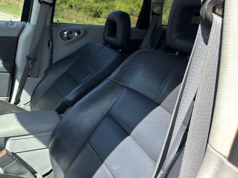 Used 2010 Chrysler PT Cruiser w/ PT Cruiser Couture Edition FWD image 15