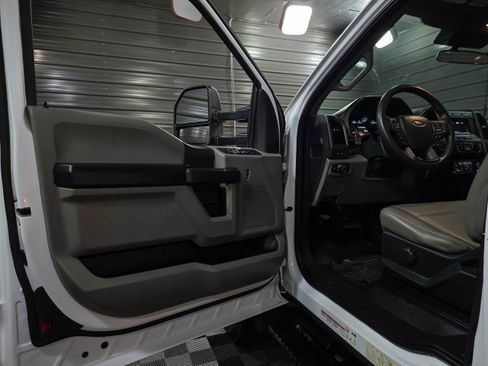 Used 2022 Ford F450 XL w/ Power Equipment Group image 16