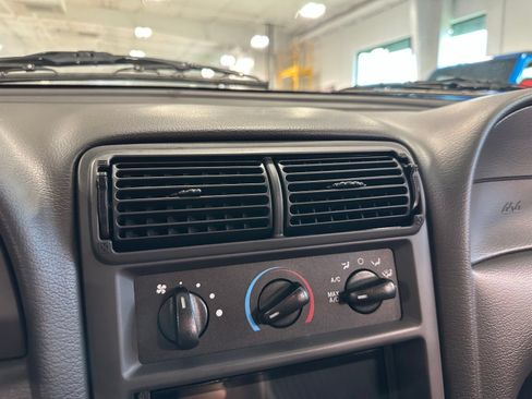 Used 2001 Ford Mustang GT RWD image 21
