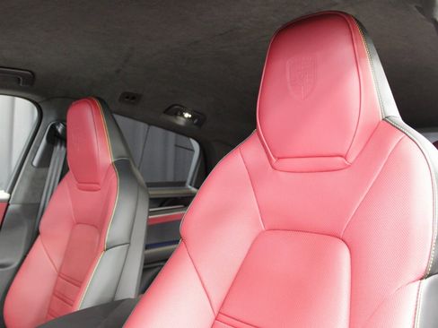 New 2025 Porsche Cayenne Turbo GT image 5