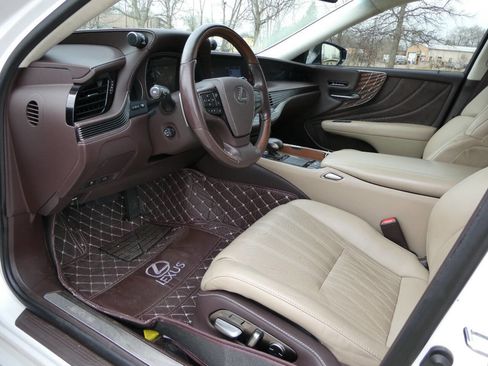 Used 2018 Lexus LS 500 AWD image 9