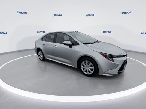 Used 2023 Toyota Corolla LE image 2