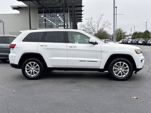 Used 2021 Jeep Grand Cherokee Laredo w/ Security & Convenience Group image 2