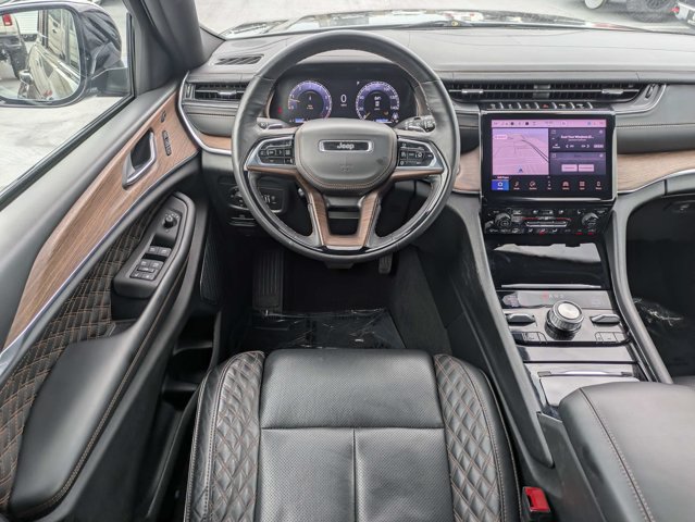 Certified 2025 Jeep Grand Cherokee Summit w/ Obsidian Package AWD/4WD image 17