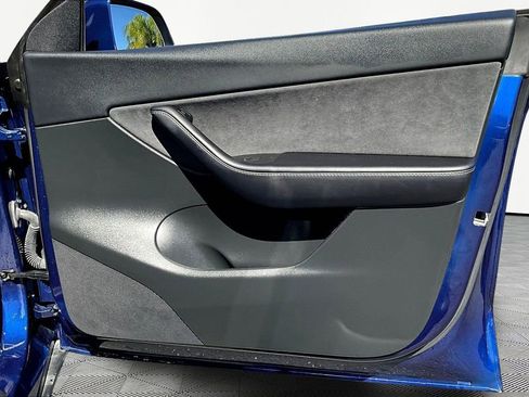 Used 2022 Tesla Model Y Performance image 29