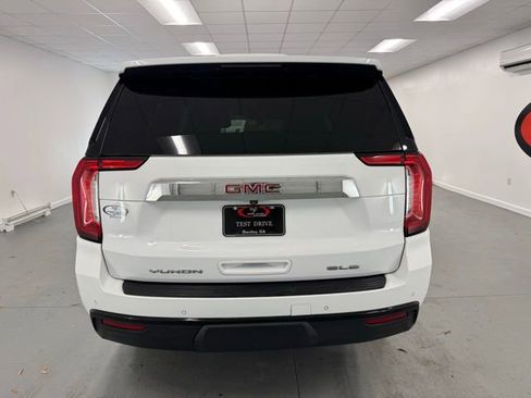 Used 2022 GMC Yukon XL SLE image 6
