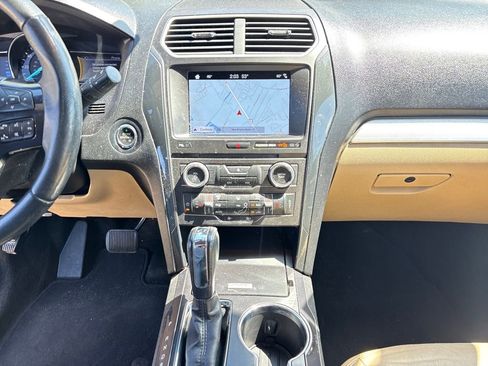 Used 2017 Ford Explorer XLT w/ Equipment Group 202A image 22