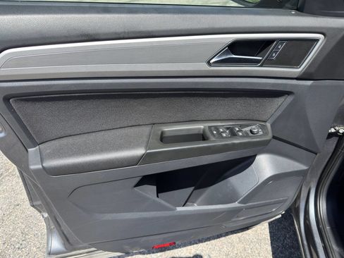 Used 2018 Volkswagen Atlas Launch Edition image 9