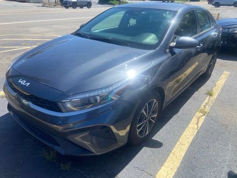 Used 2022 Kia Forte LXS FWD image 8