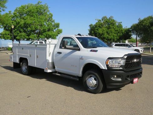 New 2022 RAM 3500 Tradesman image 2