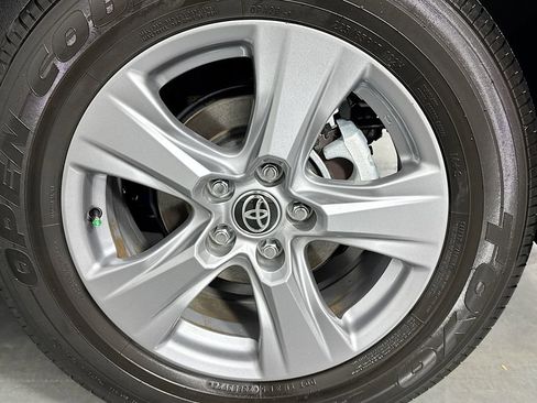 Used 2025 Toyota RAV4 LE image 31