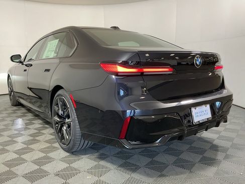 New 2026 BMW 740i RWD image 3