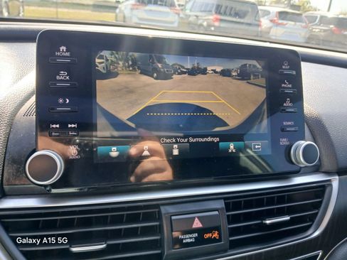 Used 2018 Honda Accord Touring image 31