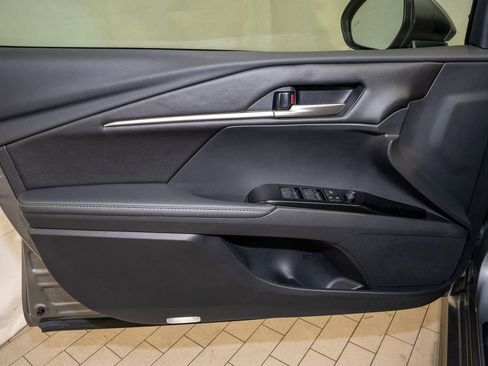 Used 2025 Toyota Camry XLE image 10