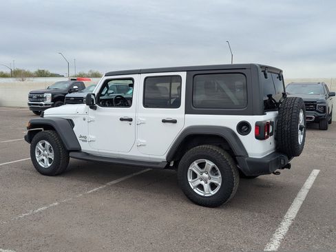 Used 2019 Jeep Wrangler Unlimited Sport S image 3
