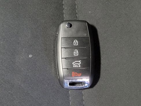 Used 2017 Kia Sorento L FWD image 32